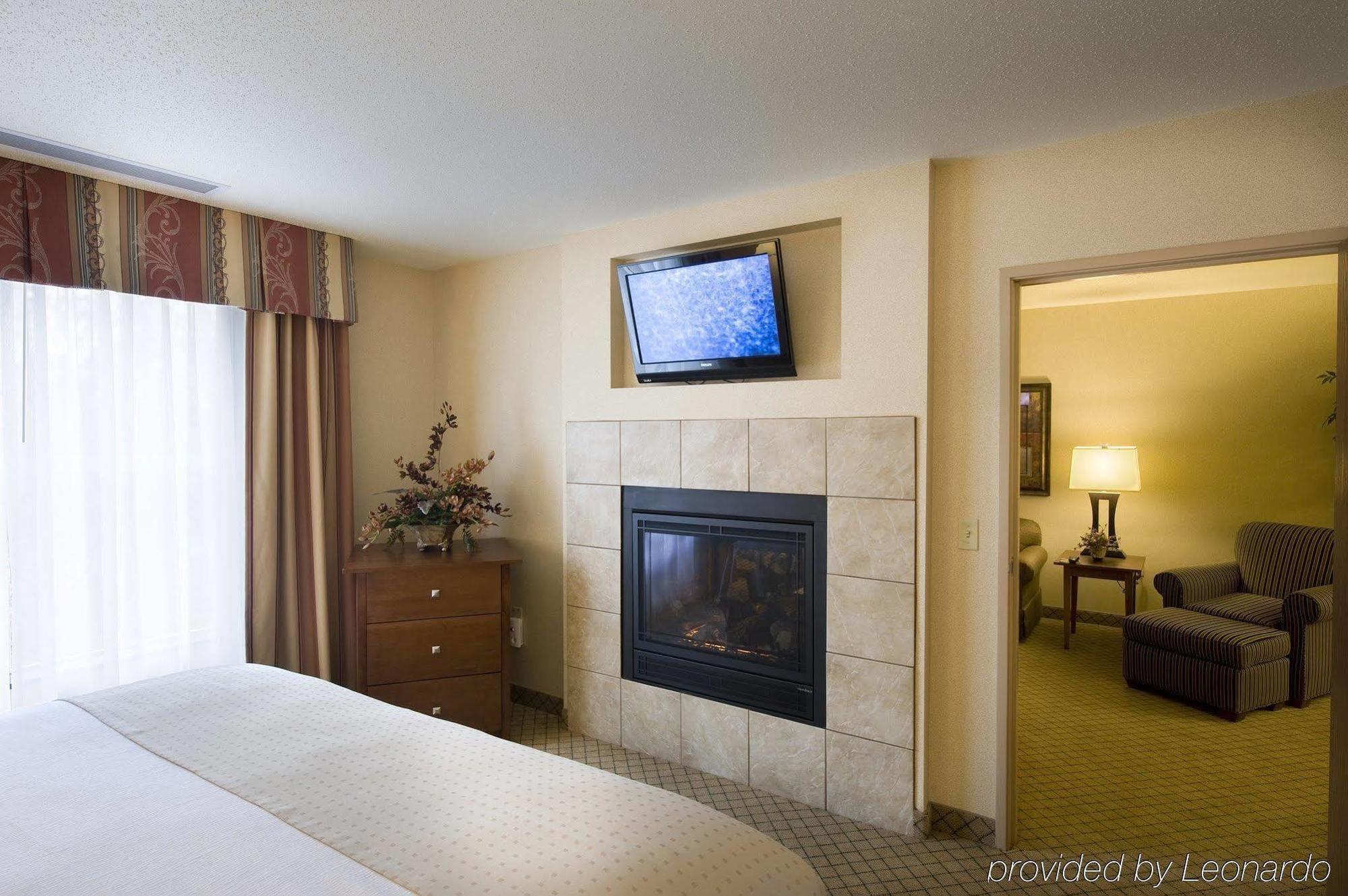 Holiday Inn Purdue - Fort Wayne By Ihg Chambre photo